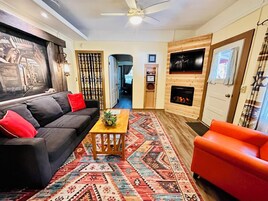 Quarto | Área de estar | Smart TV 32 polegadas com canais digitais, TV, Netflix