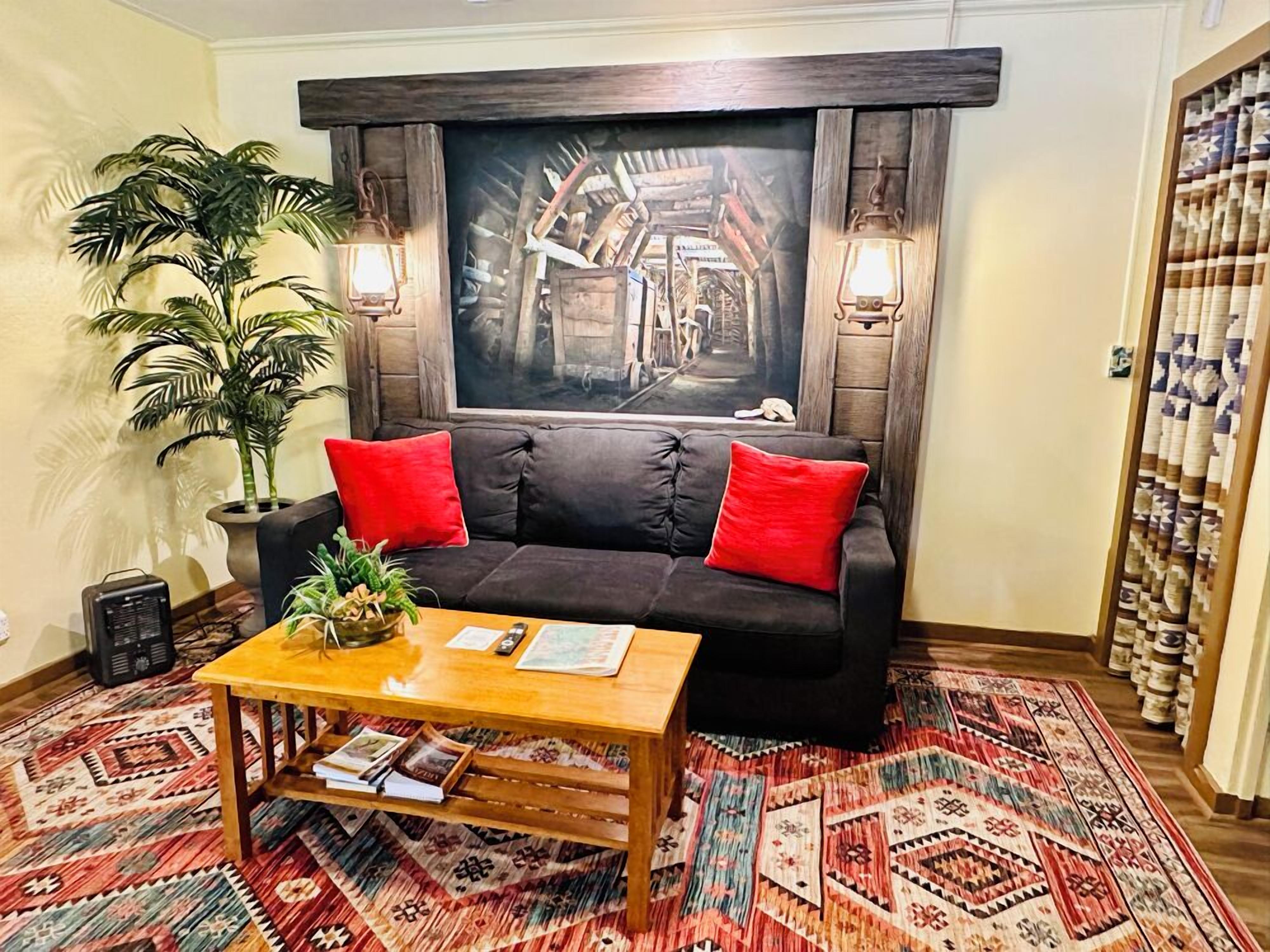 6-Crazy Horse Suite | Living area | 32-inch Smart TV with digital channels, TV, Netflix