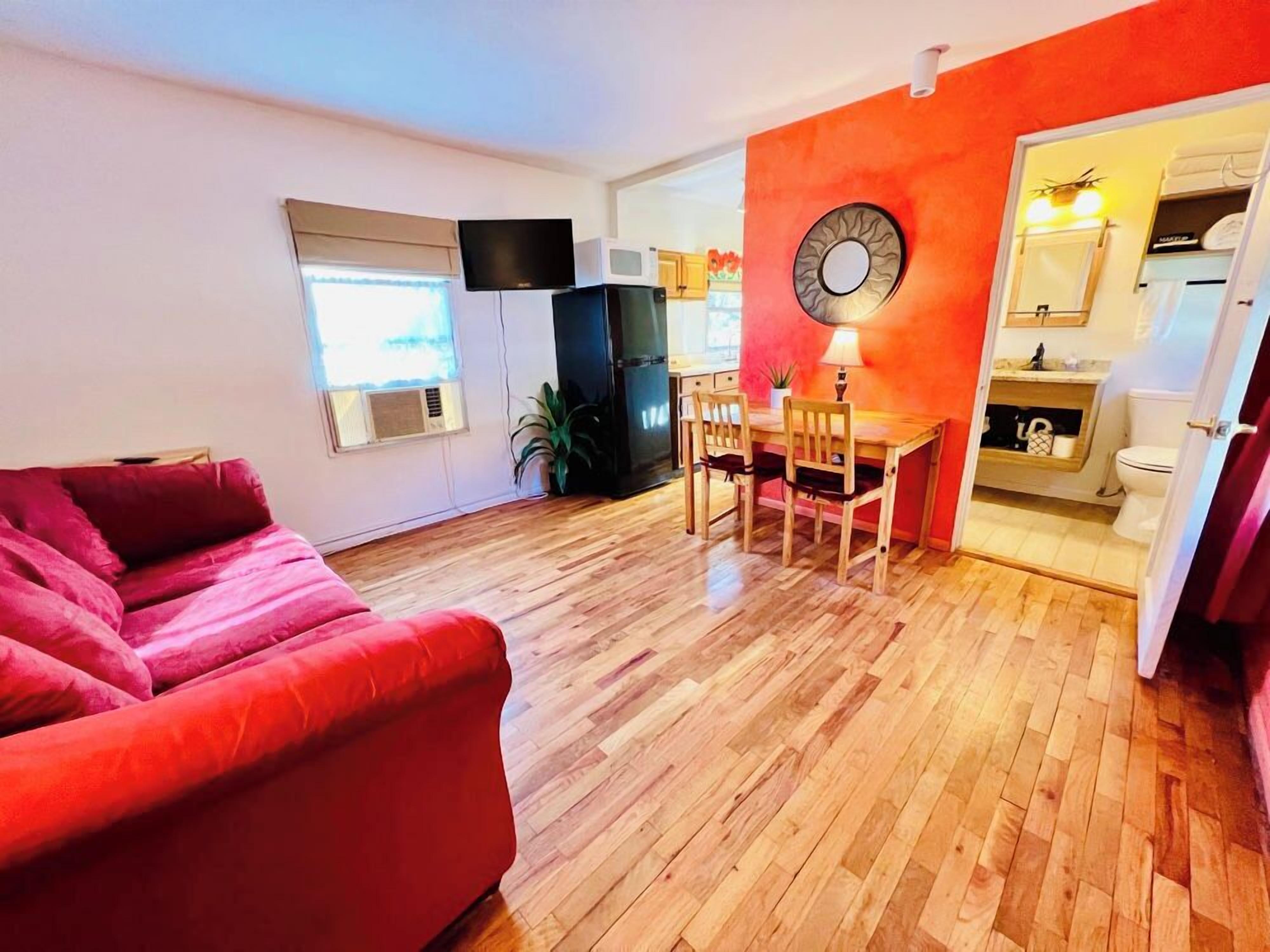 4-Gold Hill Suite | Living area