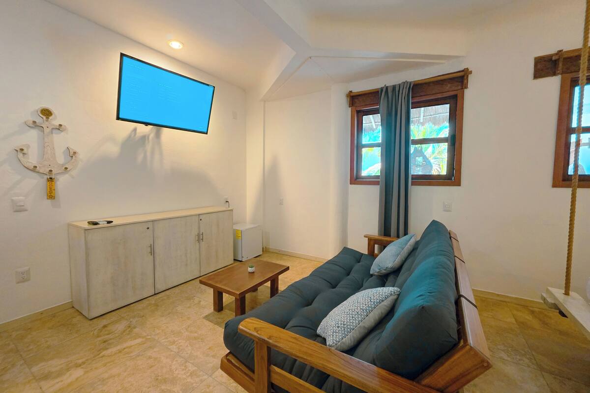 deluxe double room | 1 bedroom, in-room safe, bed sheets