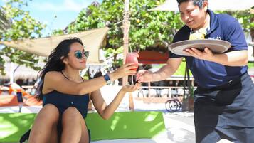 Rannalla, hierontapalvelu rannalla, rantabaari