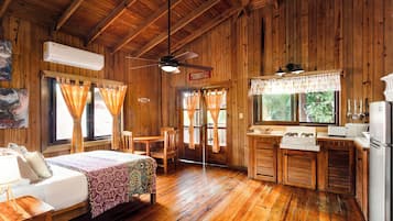 Familie appartement, 1 slaapkamer, keuken, aan het strand | Privékeuken | Een koelkast