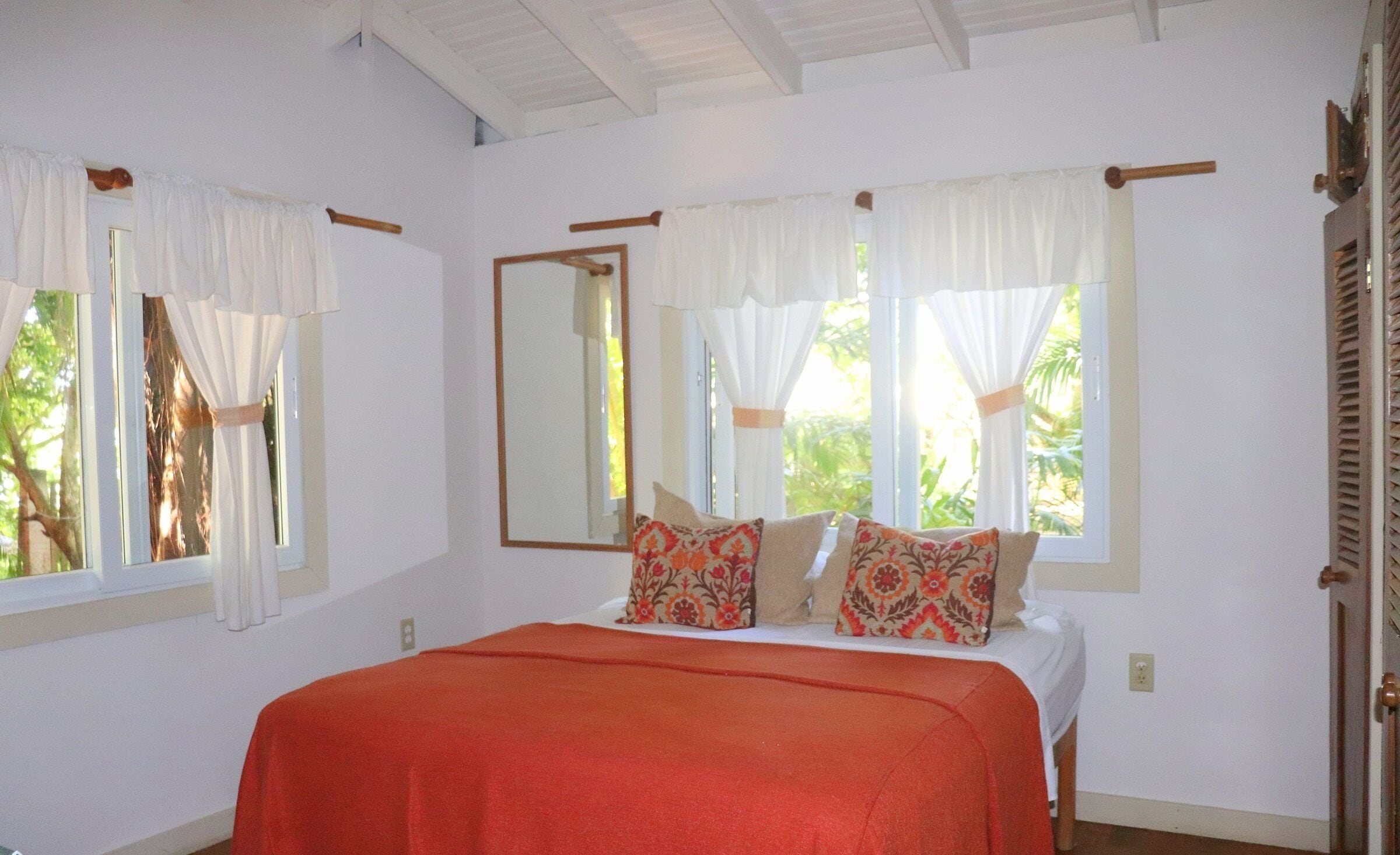 family cabin, 2 bedrooms | 1 bedroom, in-room safe, desk, laptop workspace