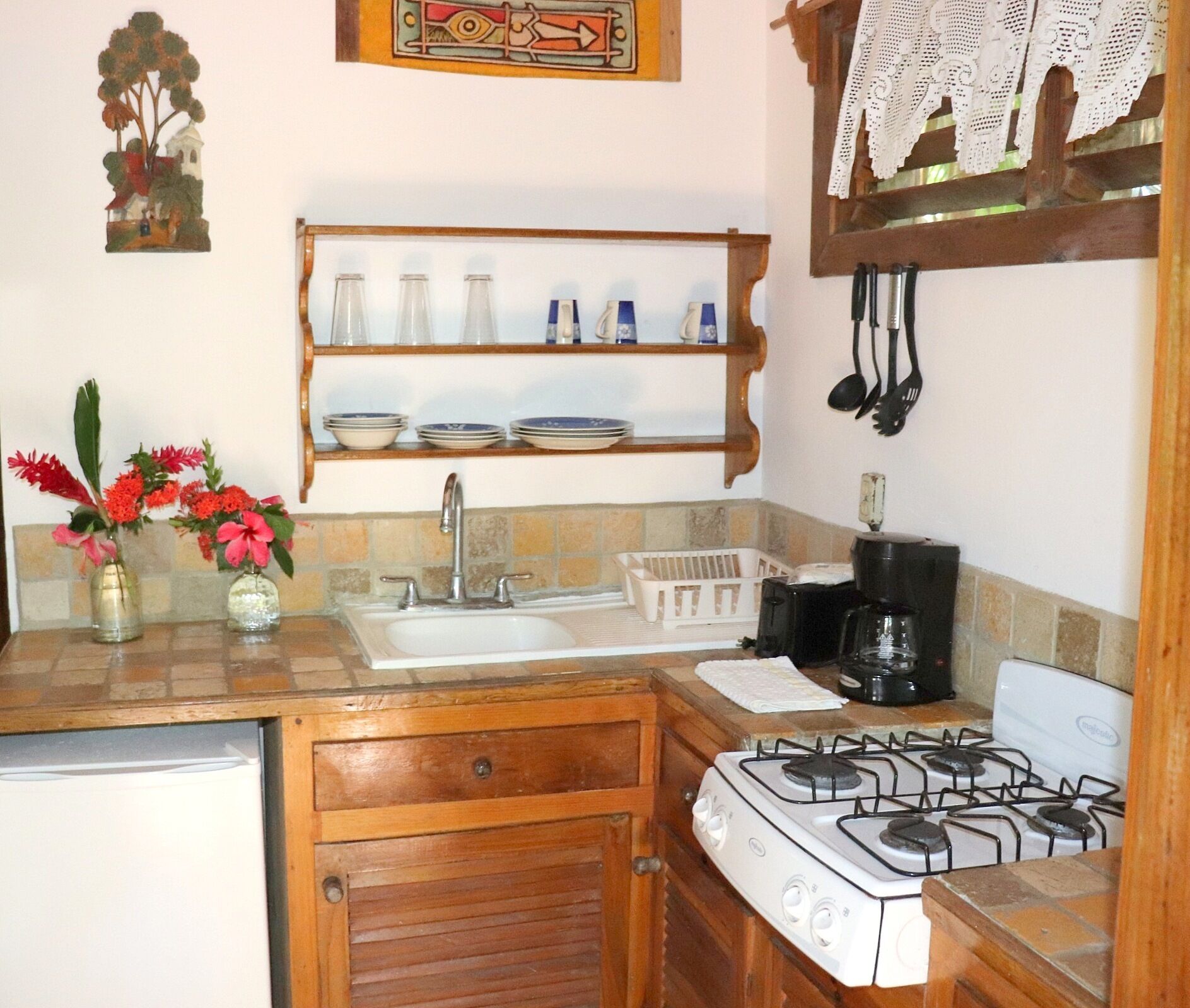 standard studio, kitchenette, garden area | private kitchen | mini-fridge, coffee/tea maker