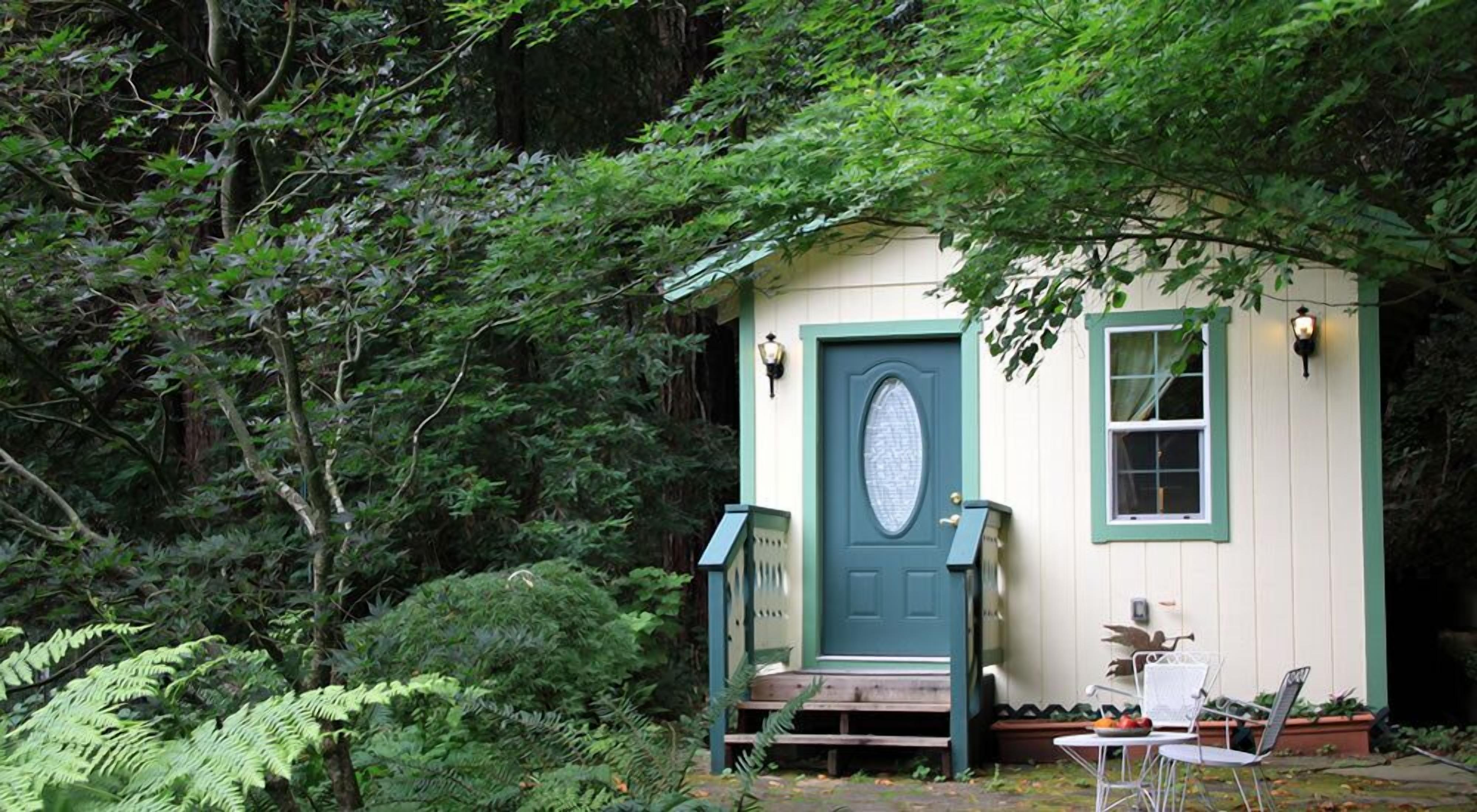 Cottage, 1 Queen Bed | Rollaway beds, free WiFi