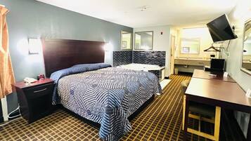 1 Suite King Bed Non-Smoking Jacuzzi Tub | 迷你吧、書桌、熨斗/熨衣板、免費無線上網
