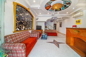 Quầy tiếp tân