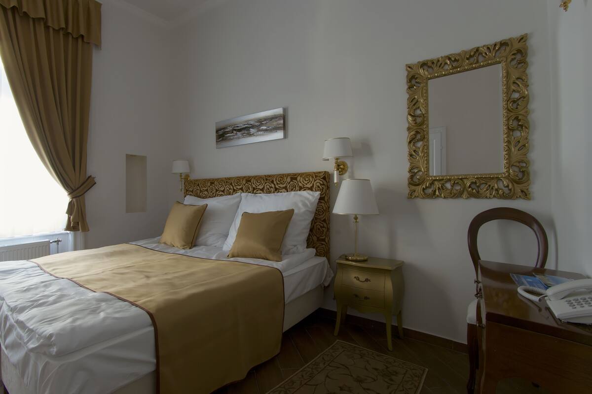 Standard Double Room | Desk, free WiFi
