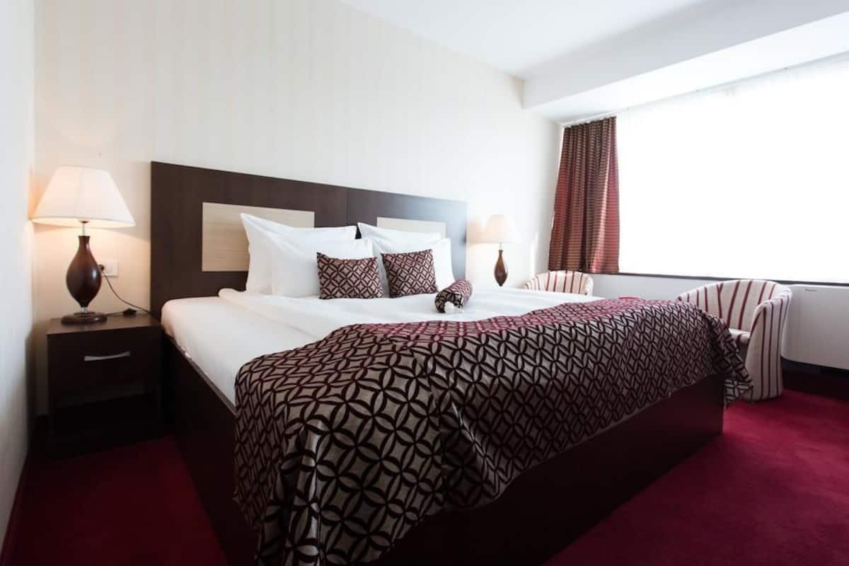1 bedroom, minibar, in-room safe, desk