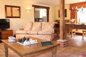 Ferienhaus, 3 Schlafzimmer | Wohnbereich | Flachbildfernseher, DVD-Player