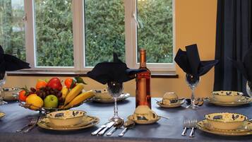Colston Cottage | In-room dining