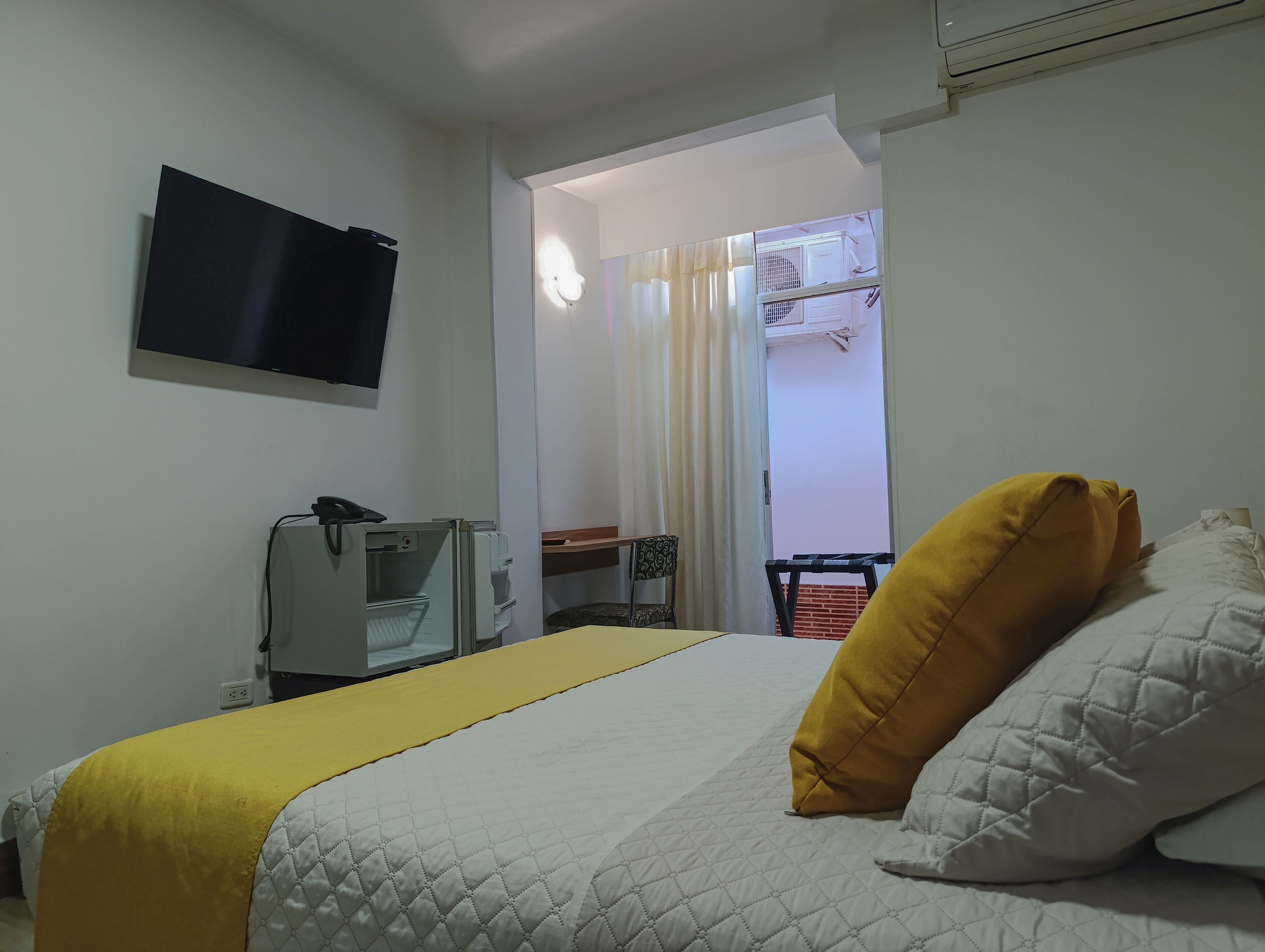 superior double room | hypo-allergenic bedding, minibar, in-room safe, desk