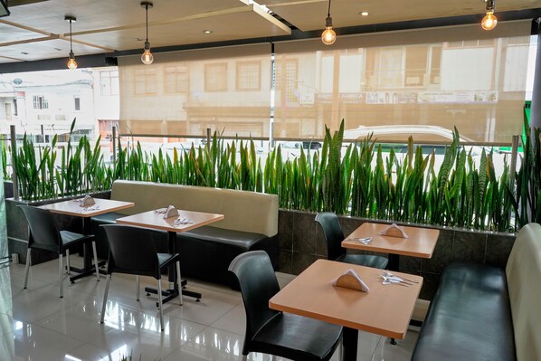 Restaurant - Hotel Volare (Armenia)