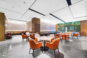 Free daily buffet breakfast - Hangzhou Wassim Resorts Hotel  (Hangzhou)