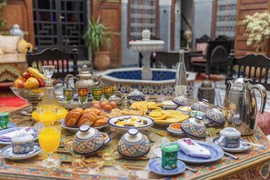 Breakfast, lunch and dinner served - Riad Ghita Palace (Fes)