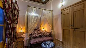 Deluxe Room, 1 Bedroom, Private Bathroom | Premium bedding, in-room safe, blackout drapes, free cribs/infant beds