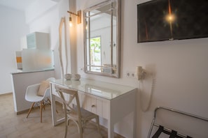 Standard Double Studio | Room amenity - Cyclades Studios - Paros (Paros)