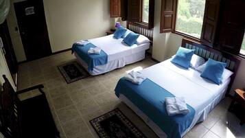 Minibar, caja de seguridad en la habitación y wifi gratis