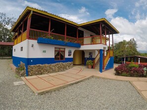 Reception - Hotel Campestre Tucanes (Armenia)