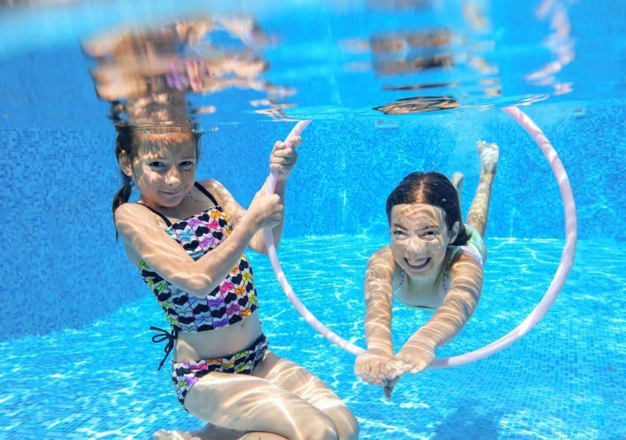 2 piscinas al aire libre, sombrillas, tumbonas