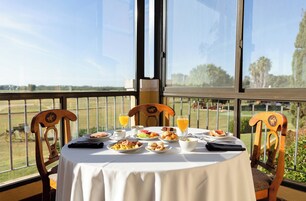 Desayuno continental gratuito y diario