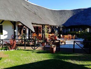 Exterior - Elephants Footprint Lodge (Colchester)