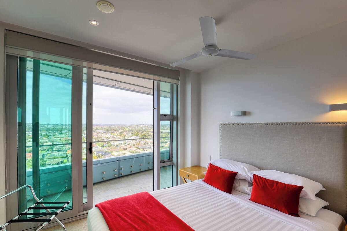 Deluxe Two Bedroom Apartment with Sea View | Egyptian cotton sheets, premium bedding, blackout curtains