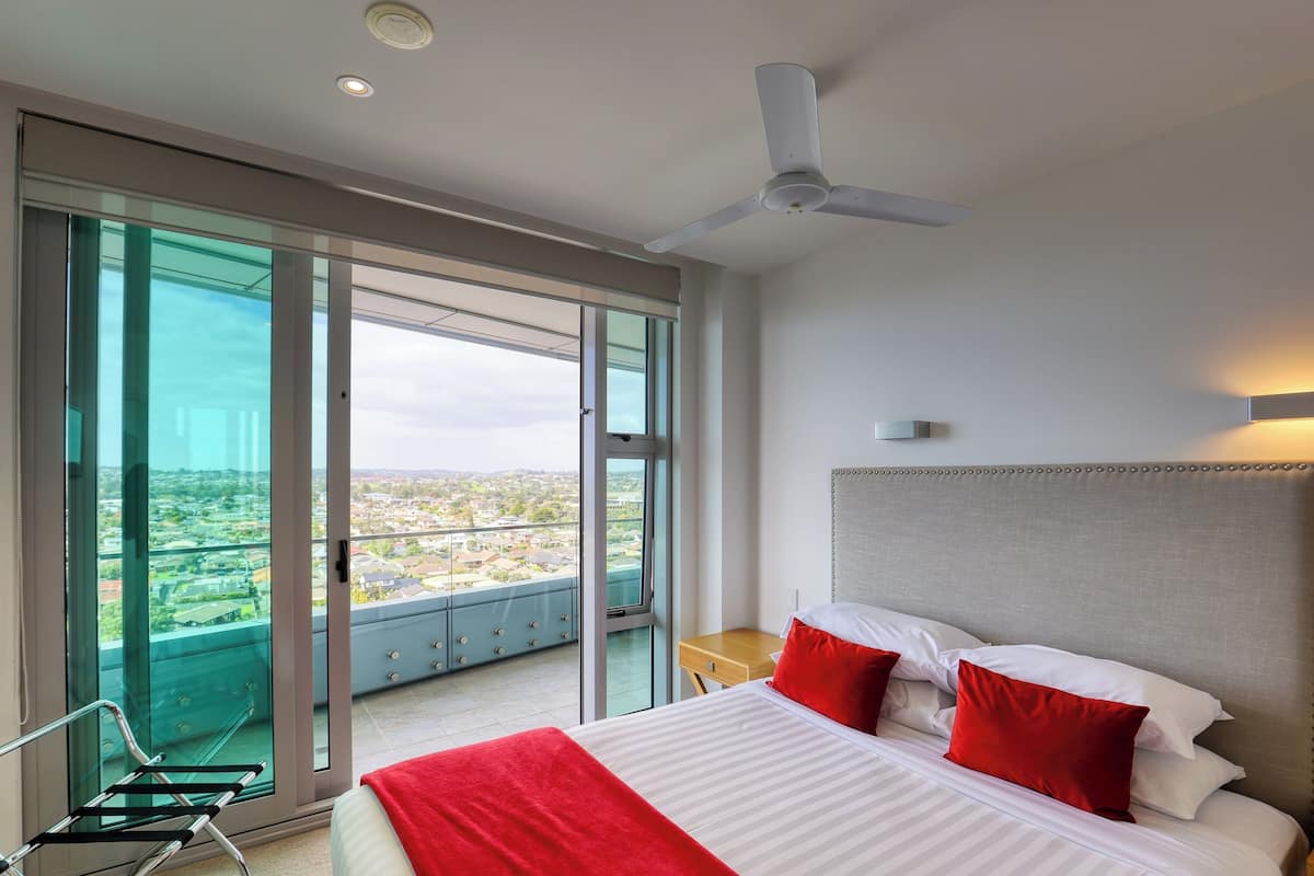 Deluxe Two Bedroom Apartment with Sea View | 1 bedroom, Egyptian cotton sheets, premium bedding