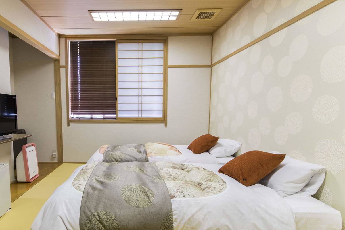 客房內保險箱、免費無線上網