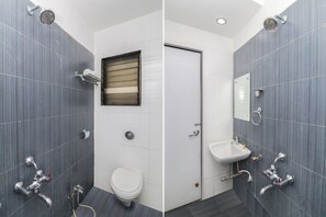 Camera Deluxe | Bagno | Doccia, soffione a pioggia, set di cortesia gratuito, pantofole