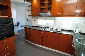 Panoramic Apartment, 3 Bedrooms, Terrace, City View | 2 bedrooms, premium bedding, in-room safe, individually decorated