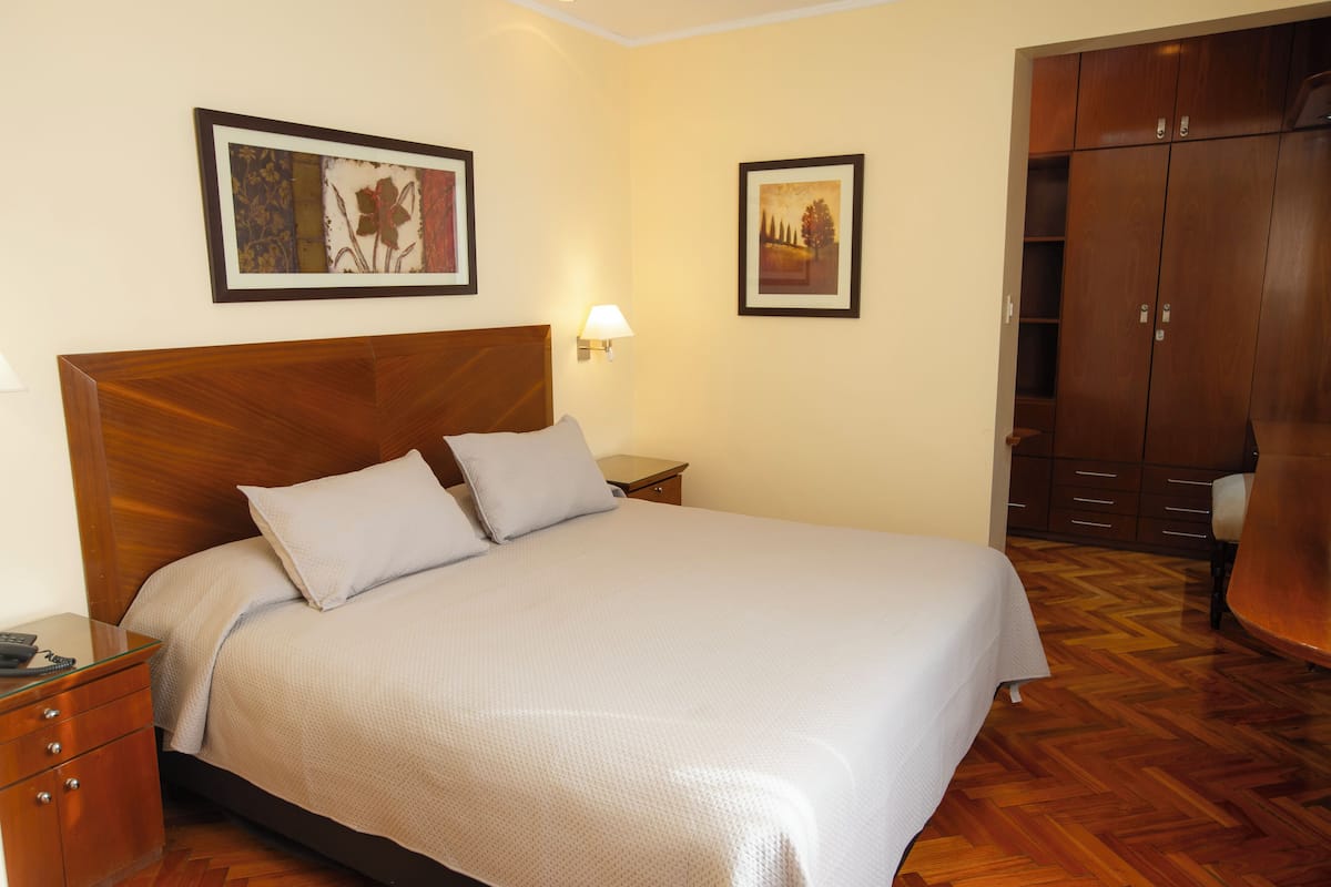 Panoramic Apartment, 3 Bedrooms, Terrace, City View | 2 bedrooms, premium bedding, in-room safe, individually decorated