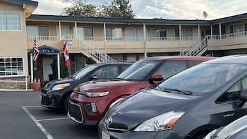 Vista frontal de la propiedad