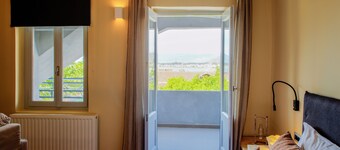 Aethra Boutique Rooms