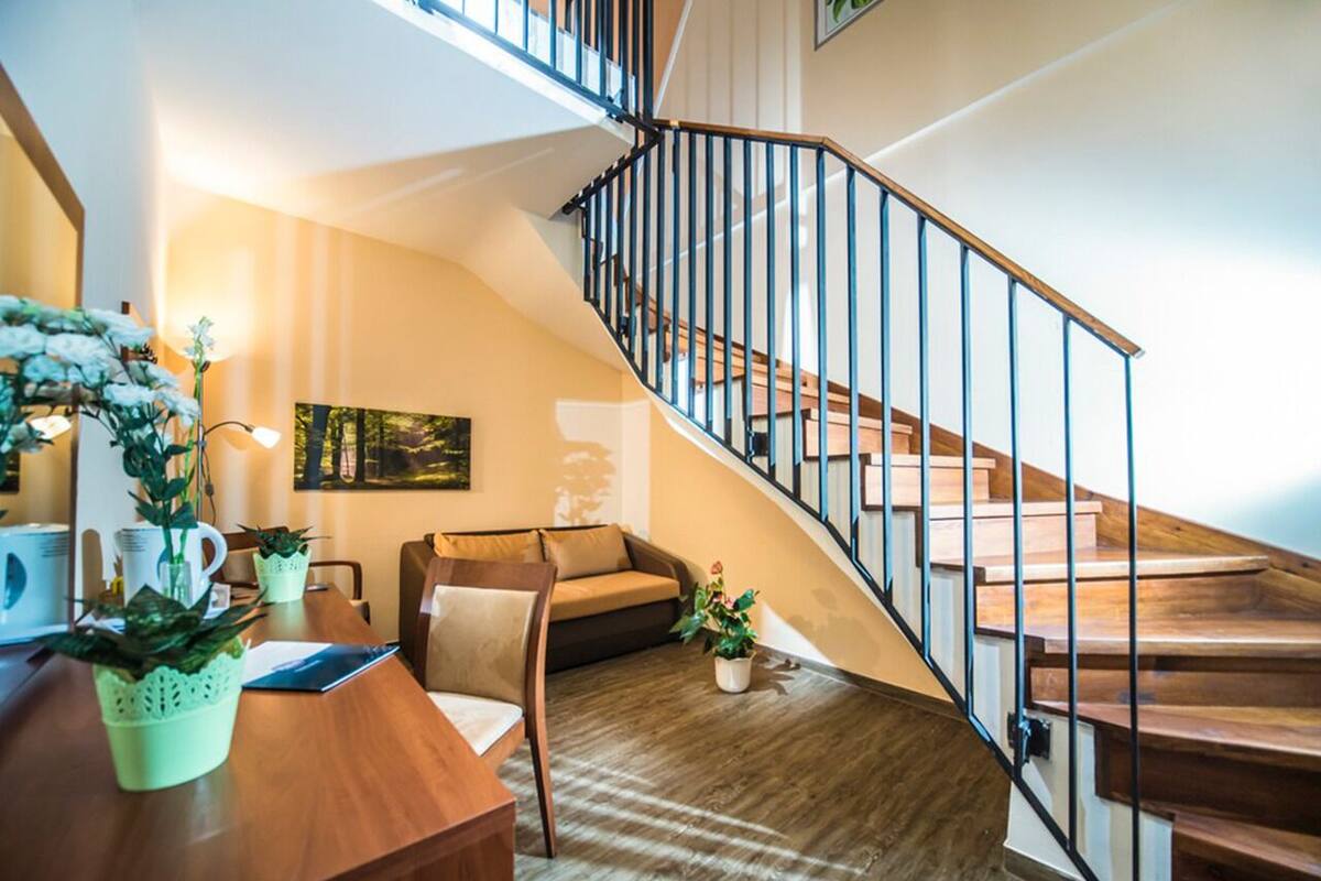 Mezzanin Apartment with balcony | Hypo-allergenic bedding available, minibar, in-room safe, desk