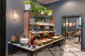 Daily buffet breakfast (EUR 10 per person) - Hotel Marisa (Rome)