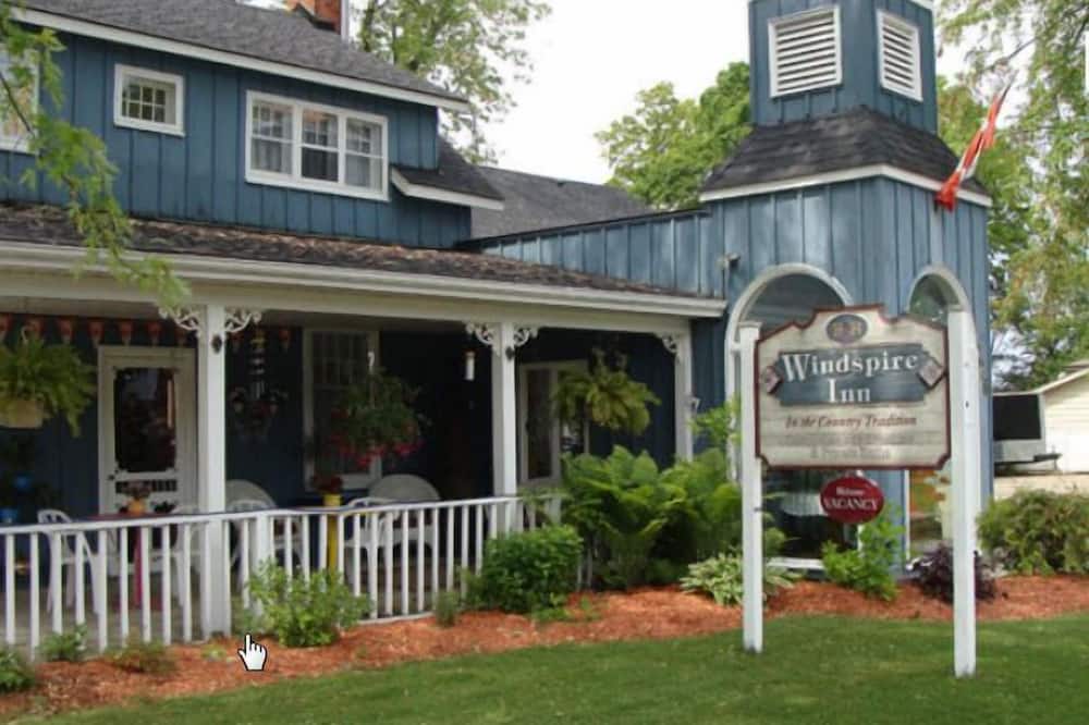 Windspire Inn