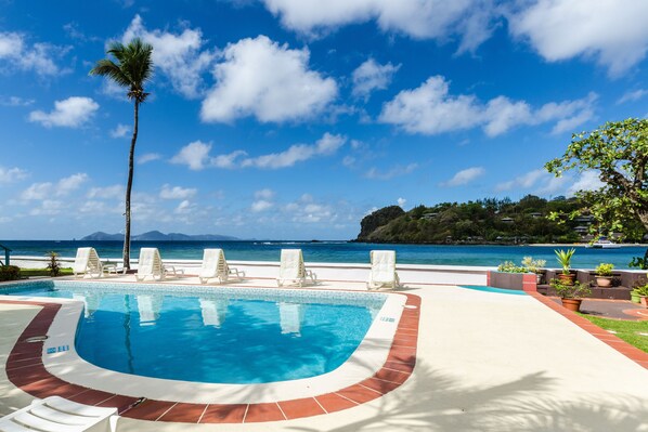 Outdoor pool, sun loungers