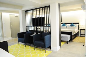 Super Deluxe Suite | In-room safe, desk, soundproofing, iron/ironing board