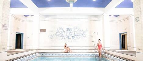 Piscine couverte, piscine extérieure