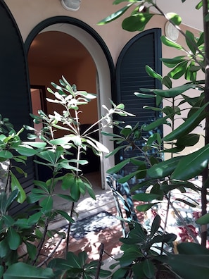 Triple Room, Garden View | Balcony - Villa Archegeta (Giardini Naxos)