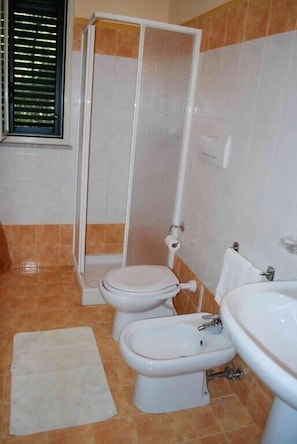 Double Room, Patio | Bathroom | Shower, free toiletries, hair dryer, bidet - Villa Archegeta (Giardini Naxos)