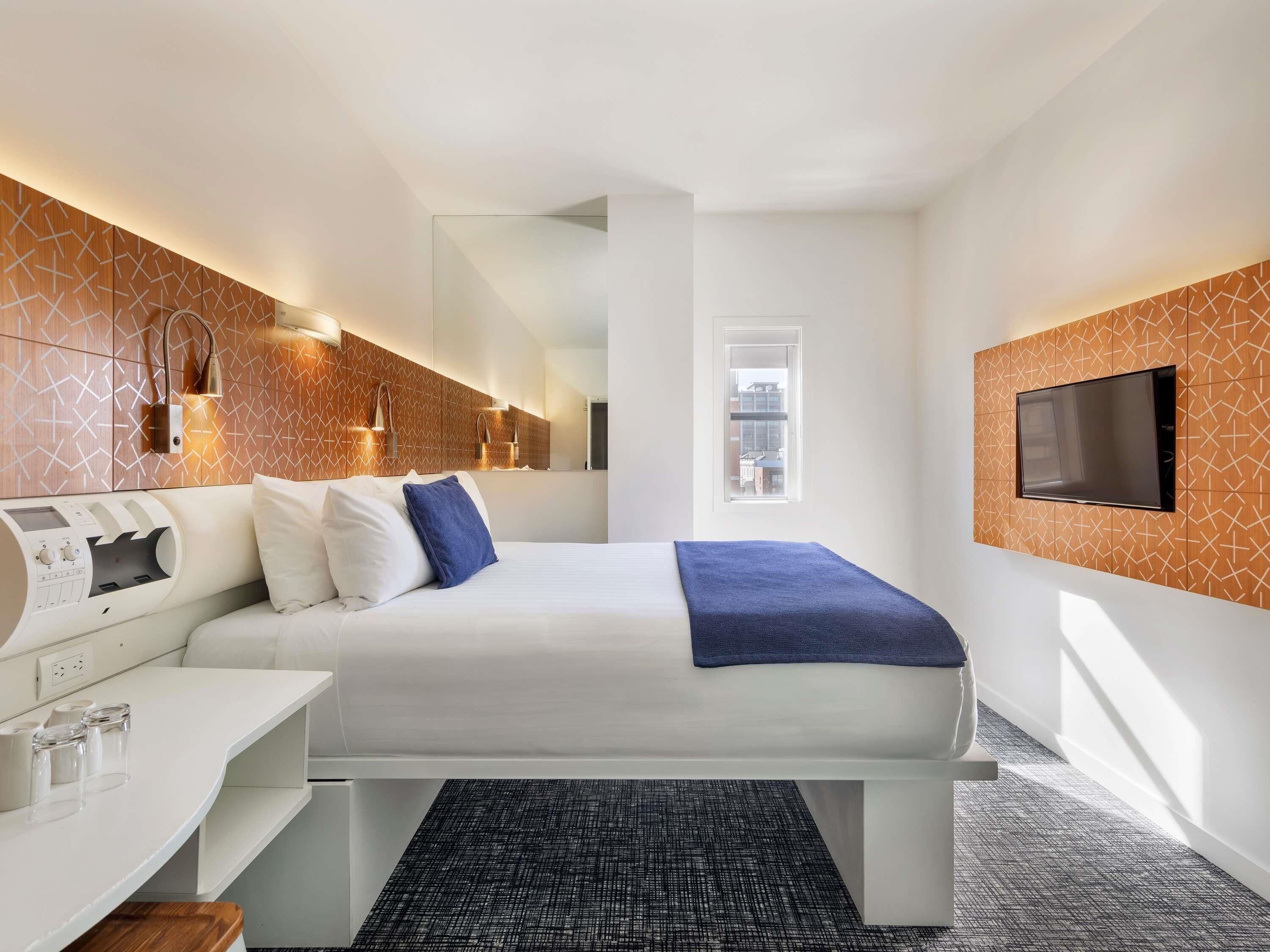 Ropa de cama de alta calidad y colchones con acolchado adicional