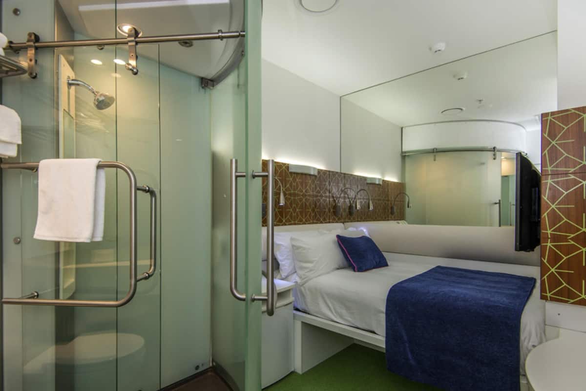 Chambre Double (Windowless) | 1 chambre, literie de qualité supérieure, surmatelas, Wi-Fi gratuit