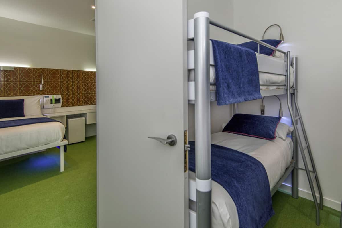 Family Room, Multiple Beds (City Urban)