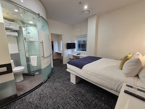 Premium bedding, pillow-top beds, free WiFi, bed sheets - BreakFree on Cashel Christchurch (Christchurch)