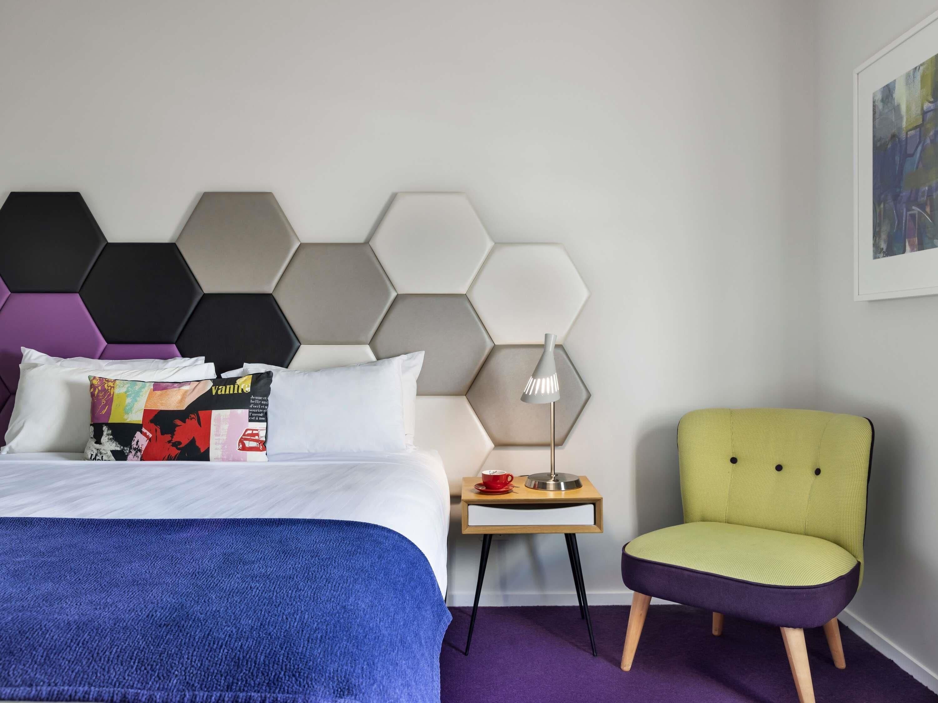 Premium Room, 1 King Bed | Premium bedding, pillowtop beds, free WiFi, bed sheets