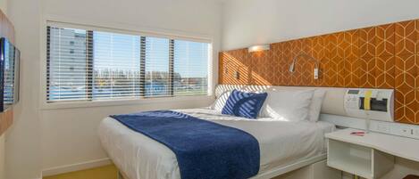 Quarto standard, 1 cama King | 1 quarto, roupas de cama premium, camas com colchões pillow-top