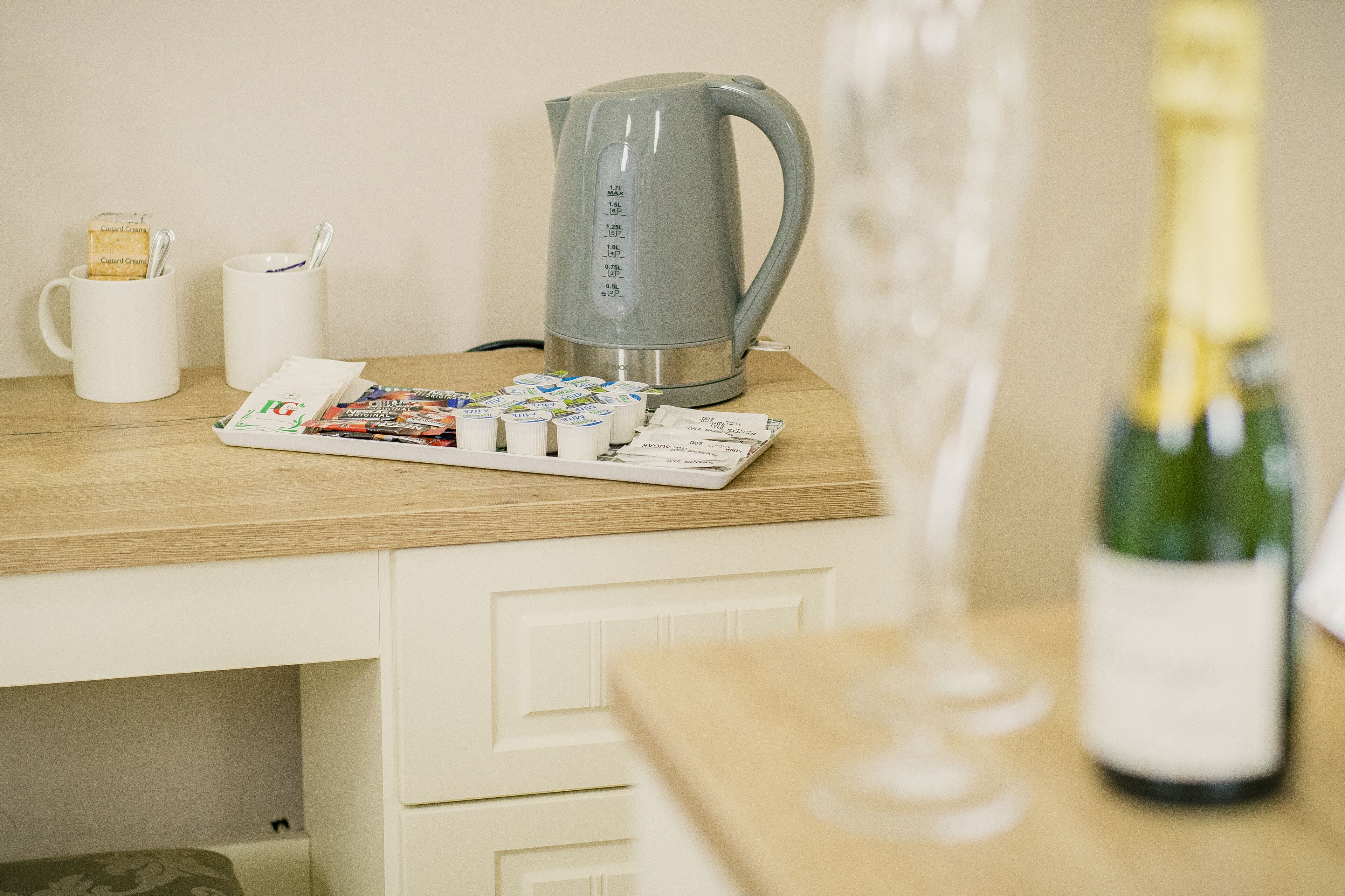 1 bedroom, desk, free wifi