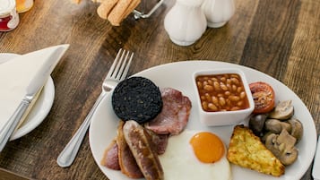 Daily full breakfast (GBP 11 per person)